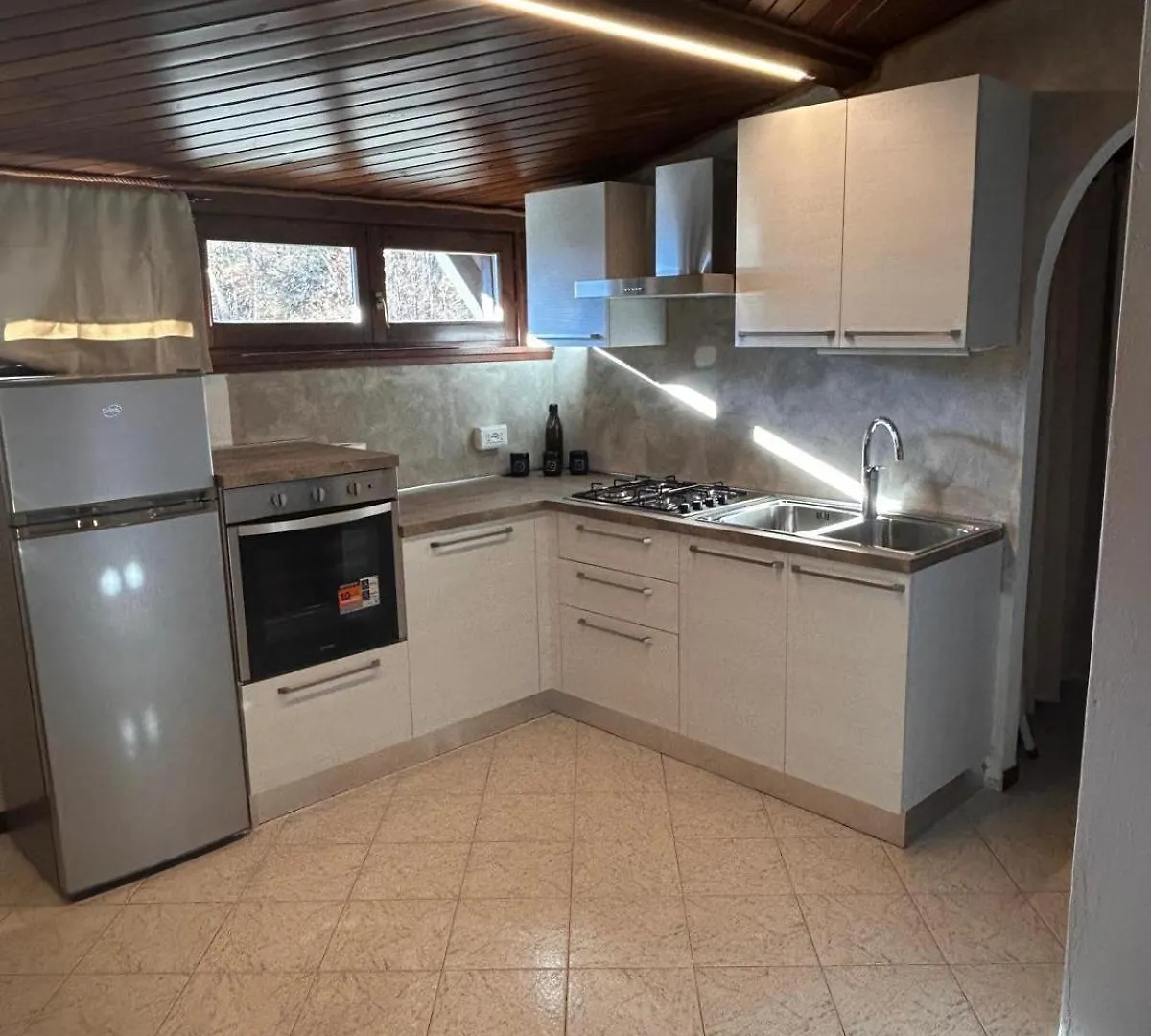 Casa Theresia 테글리오 0*,